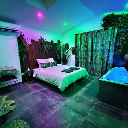 La Jungle Room Rognac Extérieur photo