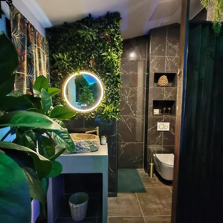 La Jungle Room Rognac Extérieur photo