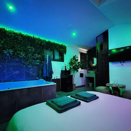 La Jungle Room Rognac Extérieur photo