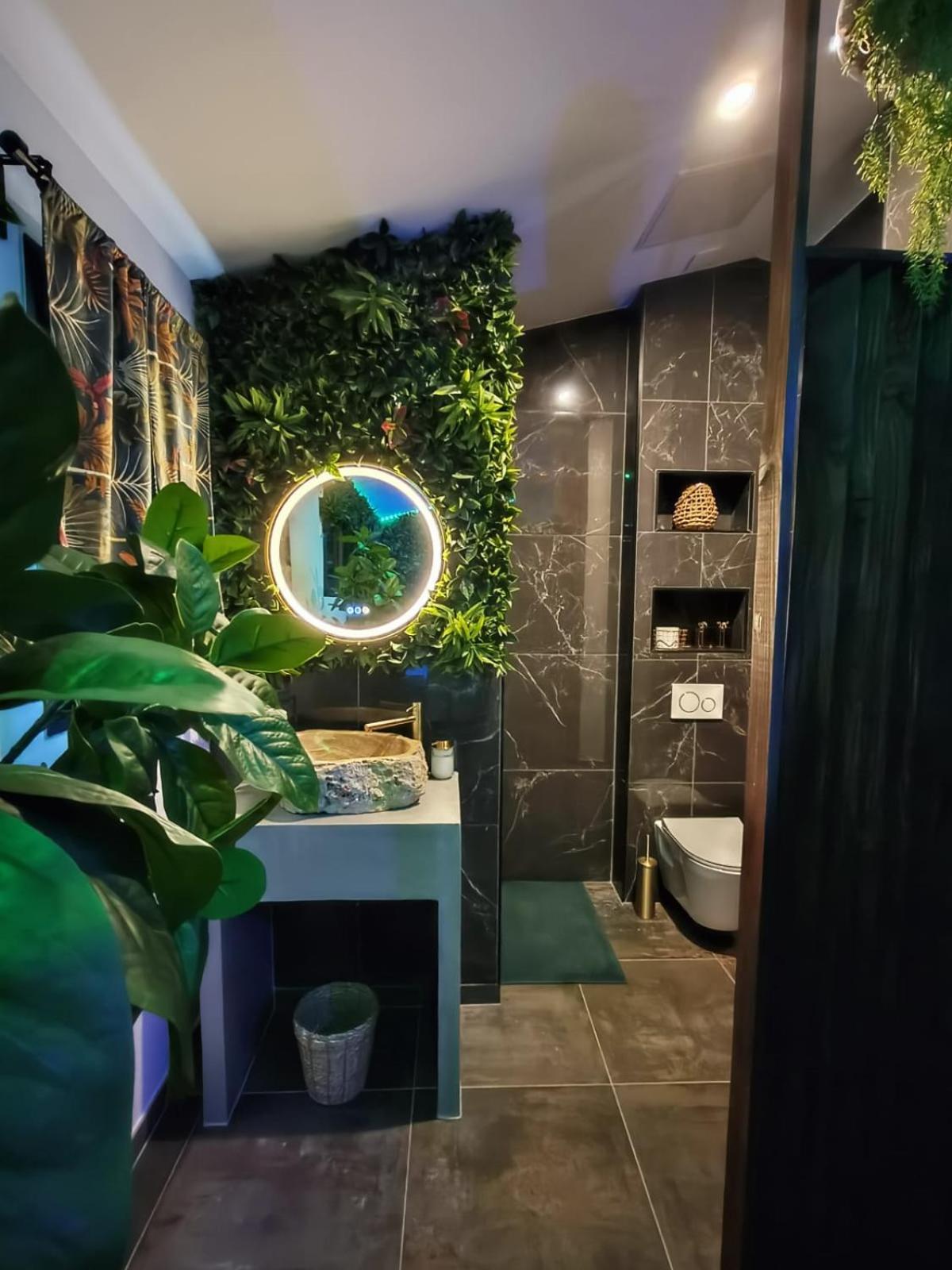 La Jungle Room Rognac Extérieur photo